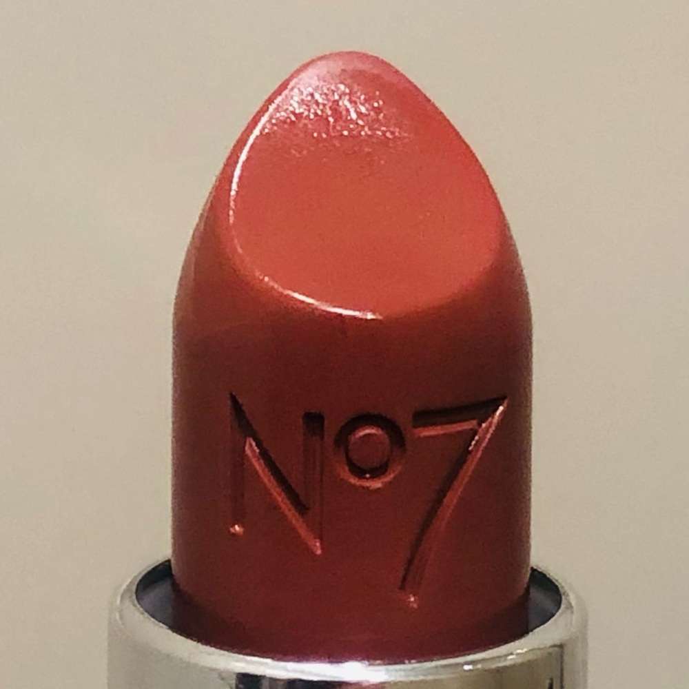 New Boots No7 Moisture Drench Lipstick Carmel Silk 1232 - Picture 6 of 9
